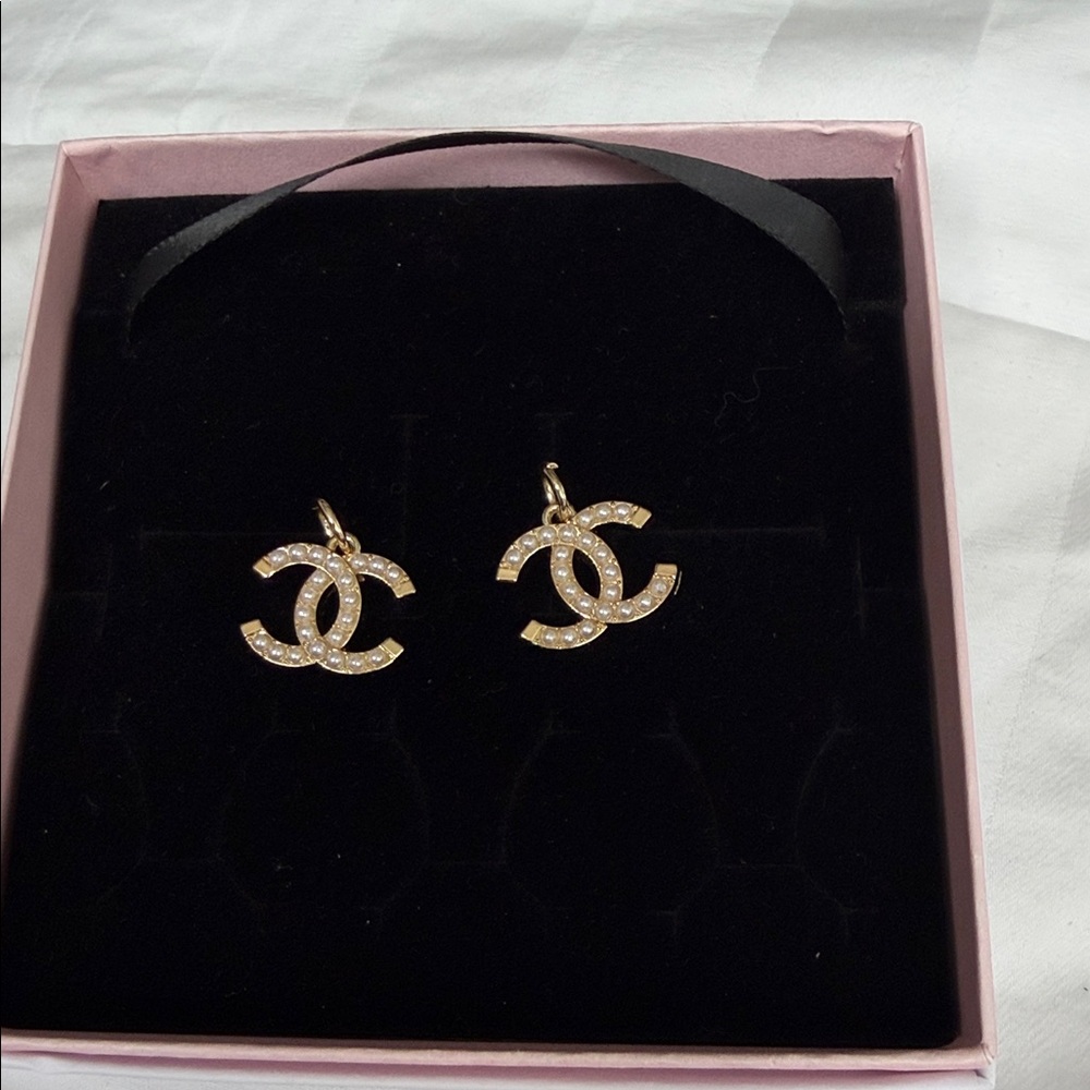 CHANEL Gold and Pearl charms Set